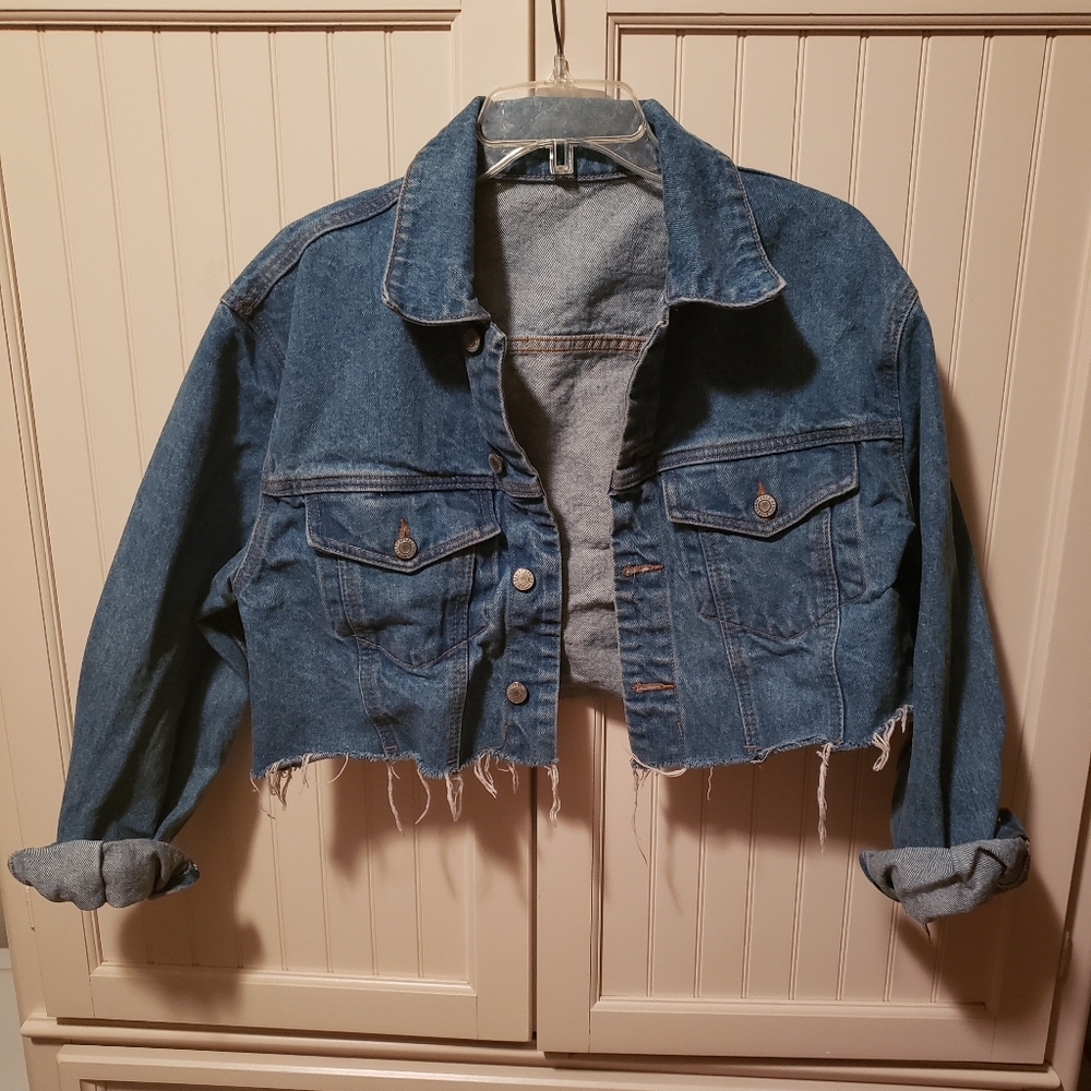 Denim blue crop jacket with fringe